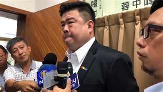 韓粉嗆「幫接小孩」　逼哭質詢議員