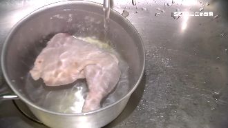雞肉買來先洗再煮？專家：易交叉感染
