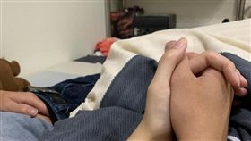 男友睡覺手「必插褲襠」！她傻眼發文求解　釣出一堆老司機