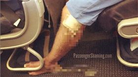 流膿,飛機,乘客,衛生　（圖／passengershaming IG）