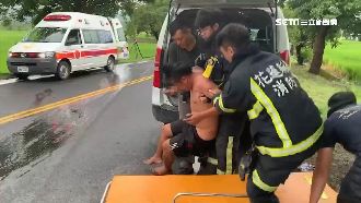 他自撞喊「救我家人」警傻眼：車沒人