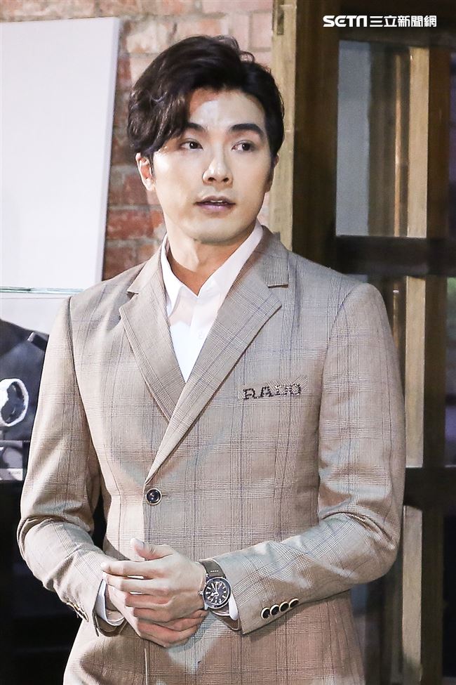 賀軍翔出席手錶新品發表活動並分享先前主演《賴貓的獅子倒影》的拍攝心得。（記者林士傑/攝影）