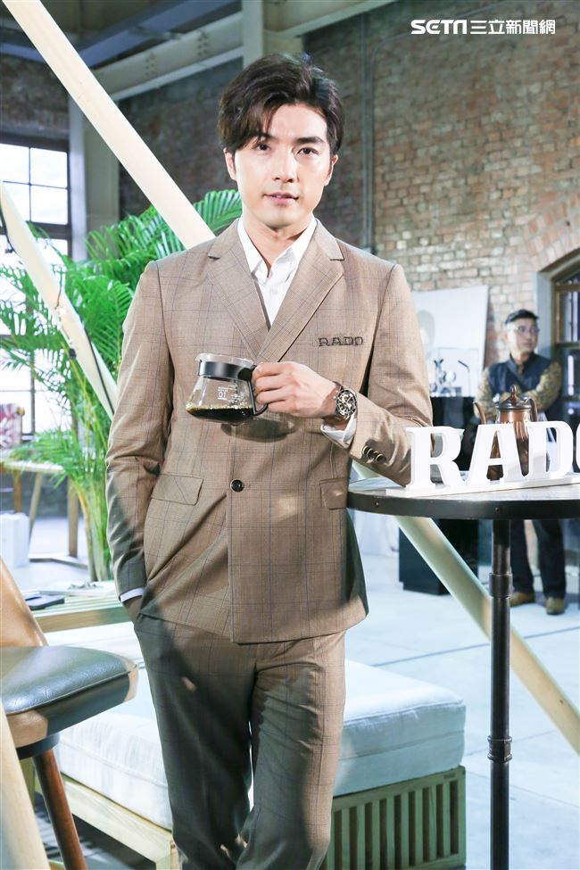 賀軍翔出席手錶新品發表活動並分享先前主演《賴貓的獅子倒影》的拍攝心得。（記者林士傑/攝影）