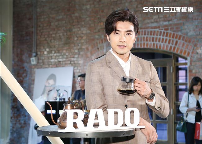 賀軍翔出席手錶新品發表活動並分享先前主演《賴貓的獅子倒影》的拍攝心得。（記者林士傑/攝影）
