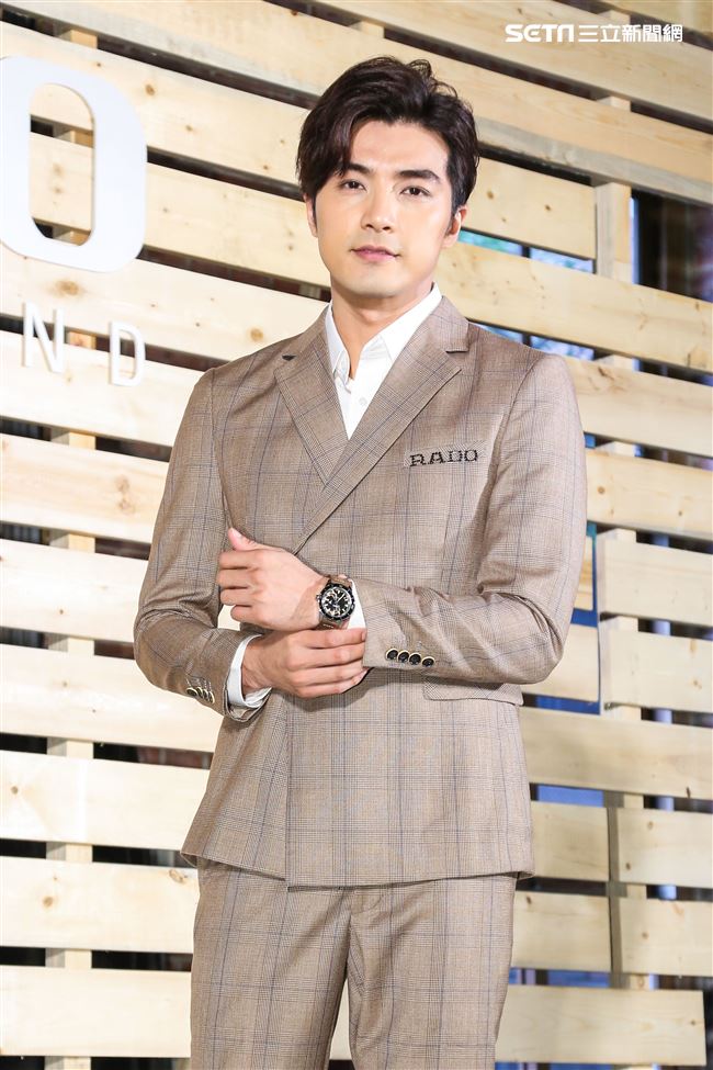賀軍翔出席手錶新品發表活動並分享先前主演《賴貓的獅子倒影》的拍攝心得。（記者林士傑/攝影）