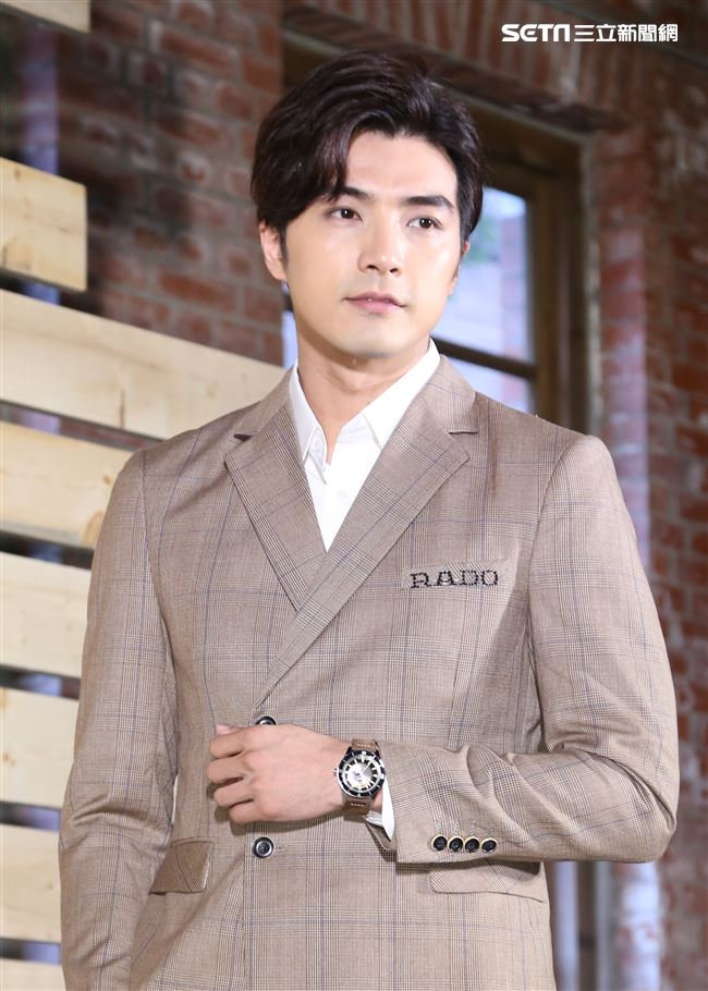 賀軍翔出席手錶新品發表活動並分享先前主演《賴貓的獅子倒影》的拍攝心得。（記者林士傑/攝影）