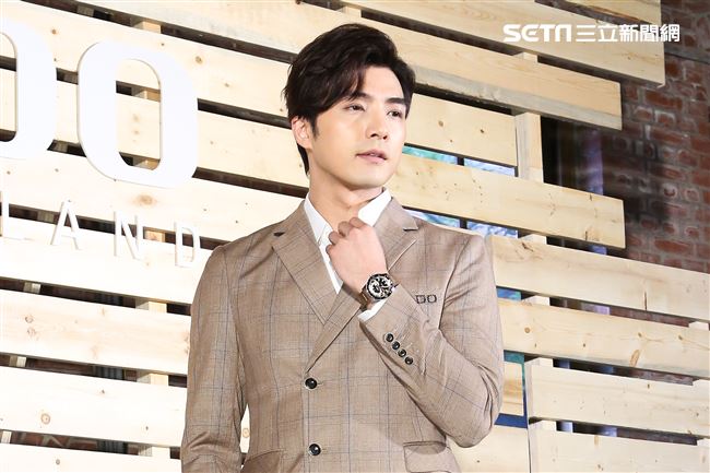 賀軍翔出席手錶新品發表活動並分享先前主演《賴貓的獅子倒影》的拍攝心得。（記者林士傑/攝影）