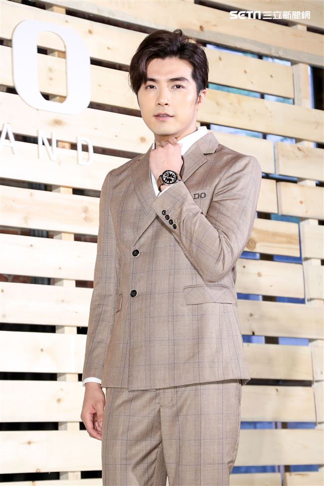 賀軍翔出席手錶新品發表活動並分享先前主演《賴貓的獅子倒影》的拍攝心得。（記者林士傑/攝影）