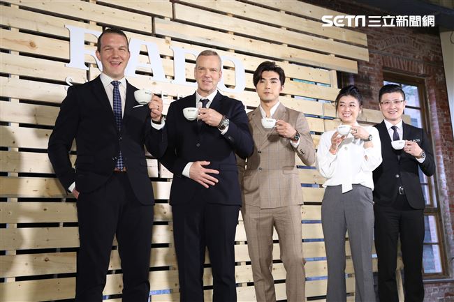 賀軍翔出席手錶新品發表活動並分享先前主演《賴貓的獅子倒影》的拍攝心得。（記者林士傑/攝影）