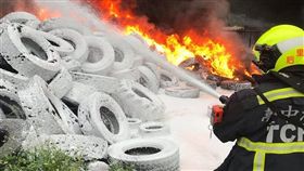 后里廢輪胎廠大火　盧秀燕：全力善後8校不停課（圖／翻攝自盧秀燕臉書）