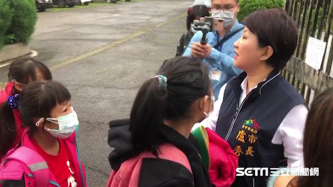 大火害台中臭…盧秀燕沒戴口罩這樣做