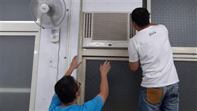 汰換住商老舊電器 台南首期補助申請踴躍台南市政府推動擴大住商老舊電器設備汰換補助，第1期補助額度新台幣1.1億元將用完。圖為老舊電器檢修情形。（台南市政府經濟發展局提供）中央社記者楊思瑞台南傳真　108年5月7日