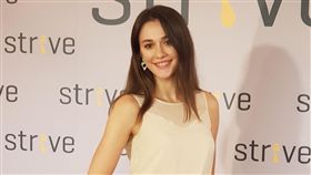 瑞莎耗時五年歸化台灣終能取得身分證。(記者朱慕涵/攝影)