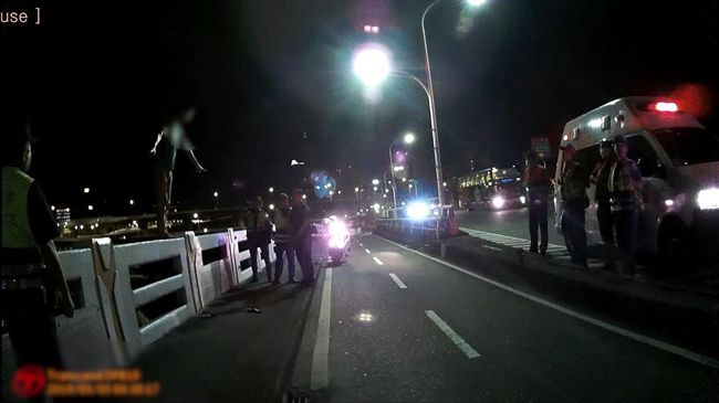 男感情受挫欲尋短　警規勸阻憾事