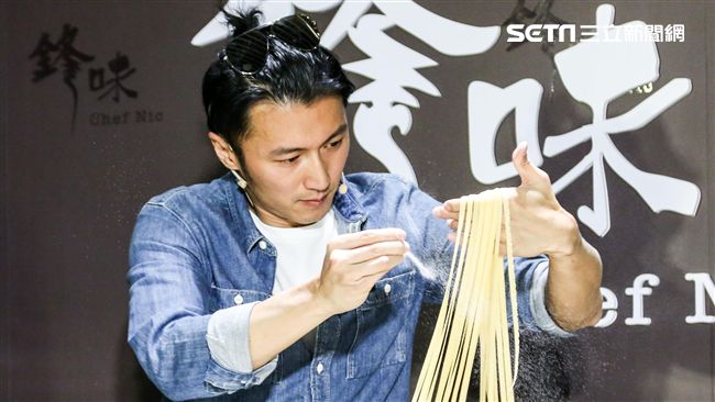 認了家庭曾失和！謝霆鋒曝王菲也愛吃