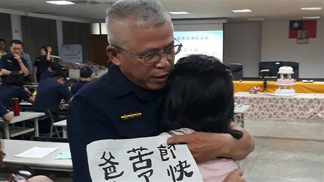 清水警分局另類母親節　為單親爸打氣