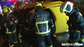 金錢豹小姐搭計程車車禍（向上路與忠明南路口）／記者張展誌攝