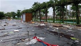 花博園區週遭垃圾堆積 市府：廠商撤場現象台中花博閉幕後，各園區的管理維護及花博園區內各場館的再利用備受關注。時代力量籍立委洪慈庸服務處近日卻收到民眾反映，花博后里園區在閉幕後，周邊環境相當髒亂，垃圾處處可見。（立委洪慈庸提供）中央社記者趙麗妍傳真　108年5月8日