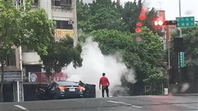 貨車,瓦斯罐,長安東路,北市,白煙