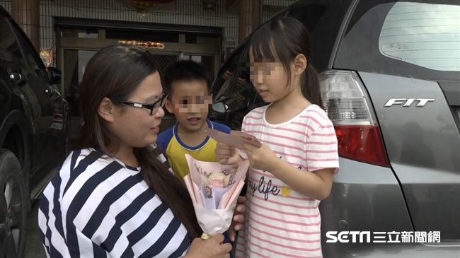 小姊弟突沒媽　她幫養育：他們剩我了