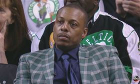 ▲波士頓塞爾提克傳奇球星「真理」皮爾斯（左）。翻攝自推特