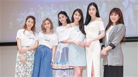 小可樂果為愛發聲感恩音樂會藝人范宸菲、范乙霏、江祖平、邱珮淇、張熙恩、壯壯合照。（記者林士傑/攝影）