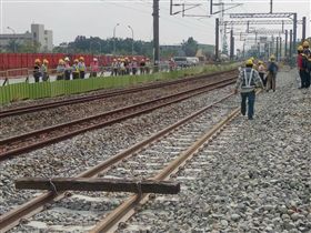 台鐵台南車站地下化軌道切換　台鐵提供