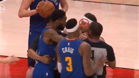 NBA／柯瑞弟遭手指戳眼…秒爆氣！
NBA,季後賽,波特蘭拓荒者,Seth Curry,丹佛金塊,Will Barton
翻攝自推特