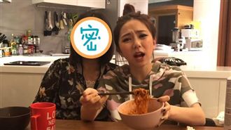 鄧紫棋合體超正媽媽…網「根本姐妹」