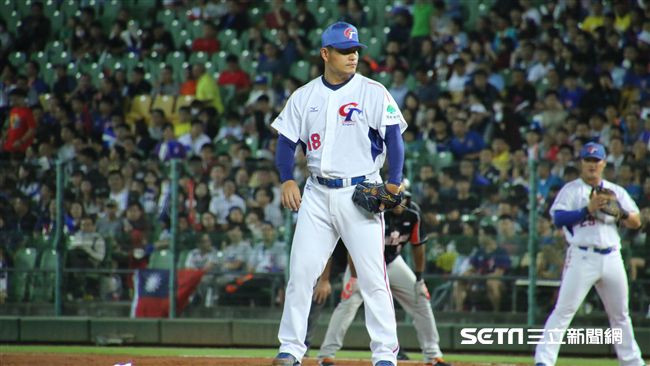 2017年5月11日　潘威倫千三振