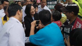 郭董稱「國防靠和平」　英回擊被讚爆