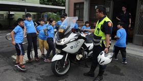 新北,老梅國小,金山,重機,槍械,裝備。翻攝畫面