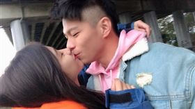 閃亮亮 黃包包 (圖/IG)