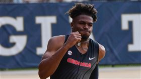 16:9
練倒退跑不慎跌倒…短跑選手遭標槍「插肺」近15公分
喬治亞大學田徑隊短跑選手戈德溫（Elija Godwin）
圖／翻攝自georgiadogs.com
georgiadogs.com/roster.aspx?rp_id=3742