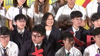 不穿裙的三軍統帥力挺高中男穿裙教育