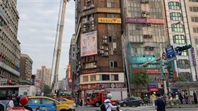 台北,南京東路二段,火警,商辦,餐廳。翻攝畫面