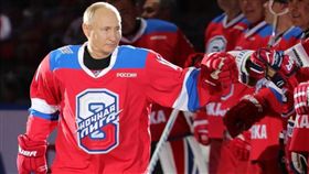 蒲亭打冰上曲棍球　獨進8球後卻跌跤
（圖／翻攝自President of Russia twitter）