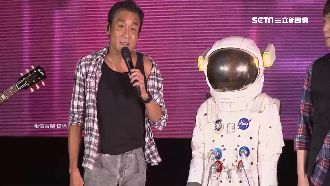 五月天港演唱會　梁家輝合唱《頑固》