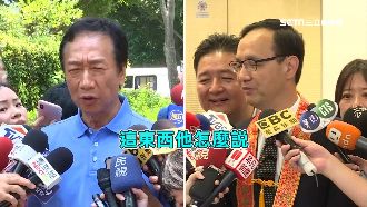 郭董幫綁鞋帶　朱虧：現有綁鞋帶機器