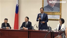 鴻海董事長郭台銘與吳敦義會面後記者會。記者黃宣尹攝影