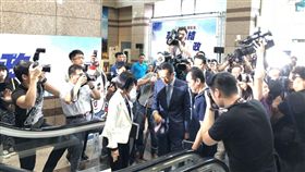 鴻海董事長郭台銘赴國民黨中央，與黨主席吳敦義會面。 圖/記者黃宣尹攝影