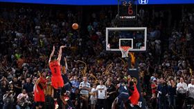 NBA／麥考倫爆發　獲同鄉詹皇狂讚
NBA,季後賽,波特蘭拓荒者,CJ McCollum,阿克倫
翻攝自推特