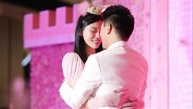 奚夢瑤、何猷君/微博