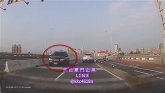 賓士逆向闖萬板大橋　網友：三寶極品