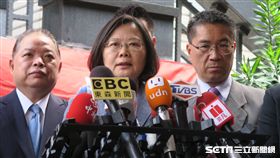 蔡英文總統14日出席「保儀大夫1262週年聖誕千秋祝壽三獻大典」後受訪。（圖／記者盧素梅攝）