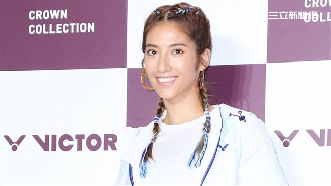 羽球場搬進101？女神秀超狂混搭風