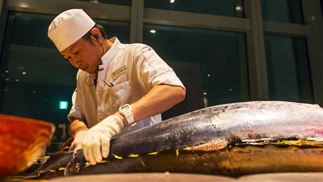 還不衝！加500元鮪魚生魚片吃到飽