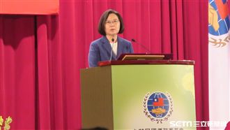 小英向僑胞保證：一定會堅定走向世界