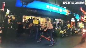 新北市，永和，毀損，妨害自由，傷害，砸車，毆人