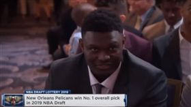 NBA／鵜鶘中狀元　怪物新人臉好囧
NBA,選秀,紐澳良鵜鶘,狀元,Zion Williamson
翻攝自YouTube ZPT Hoops